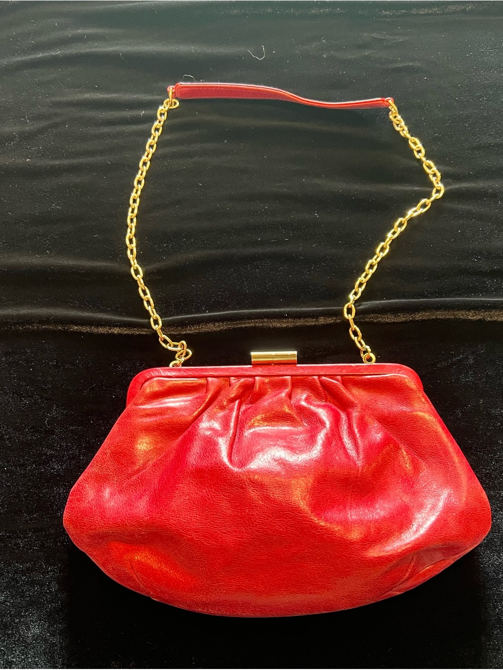 HOBO Red Leather Pleated Chain-Handle Shoulder Bag - Picture 2 of 9